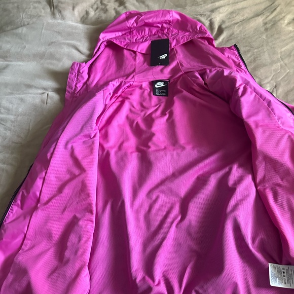 Nike Other - Nike Women's Hot Pink Hooded Windbreaker
